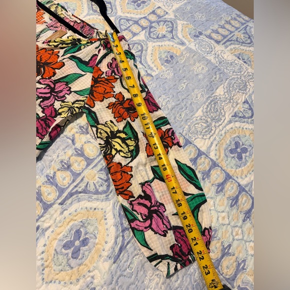 Roller Rabbit Floral Blouse – Size Small (NWT) - Picture 9 of 9